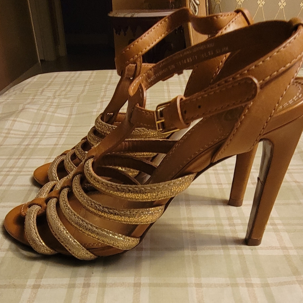 Tory Burch size 7